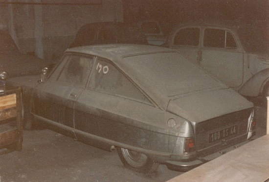 Prototype 100 in stoffige staat